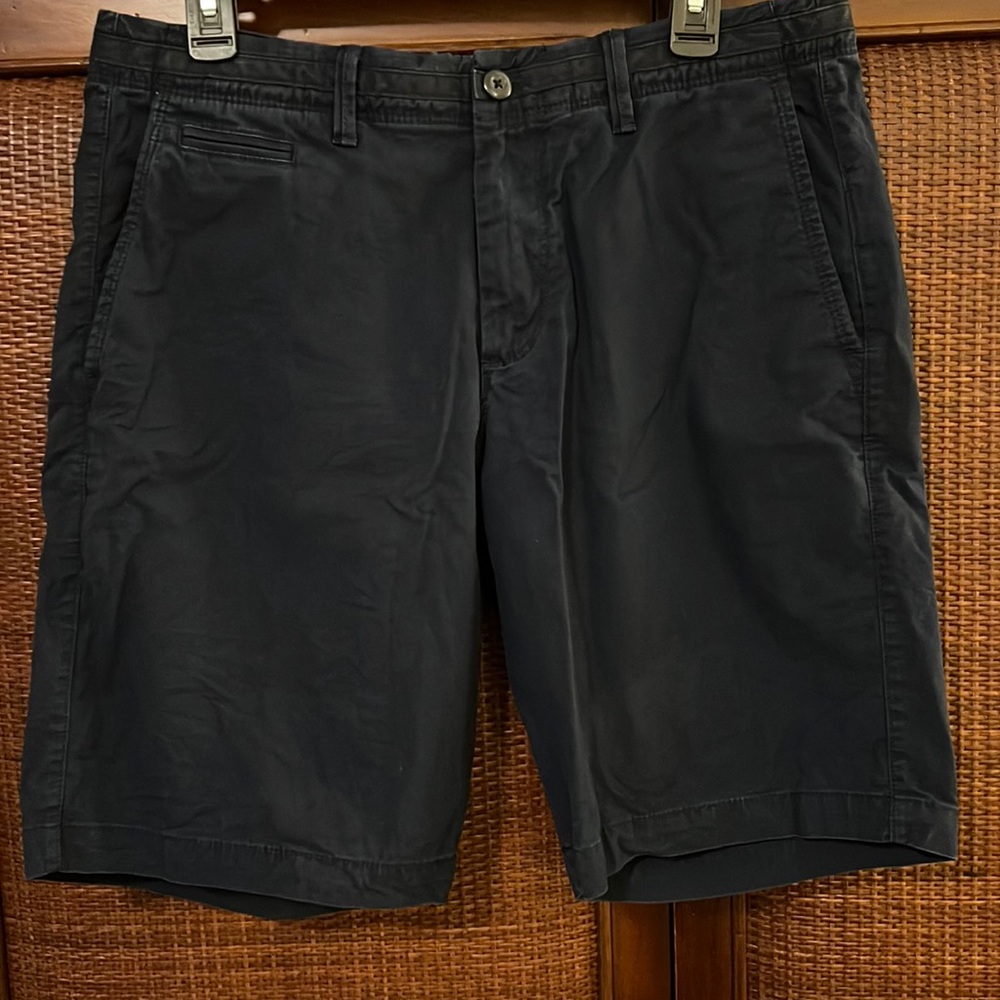 GAP Men's Black Flat Front Shorts